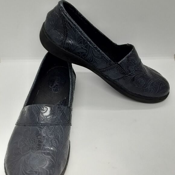 Thom McAn Shoes - Thom McAn Leather Women's Loafers Navy Blue Color Size 8
